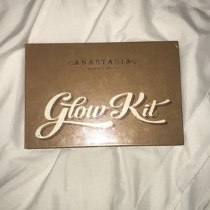 Anastasia glow kit